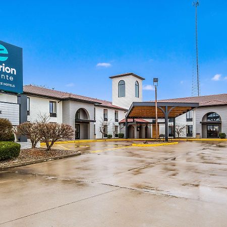 Clarion Pointe Richmond North Near University Экстерьер фото