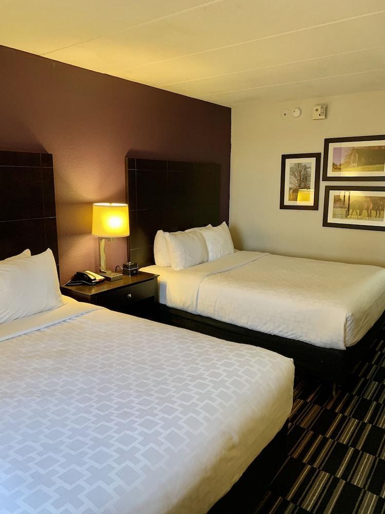 Clarion Pointe Richmond North Near University Экстерьер фото