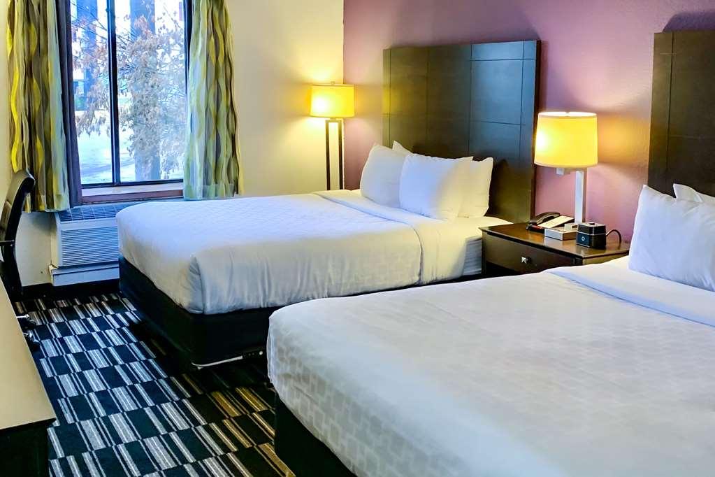 Clarion Pointe Richmond North Near University Номер фото