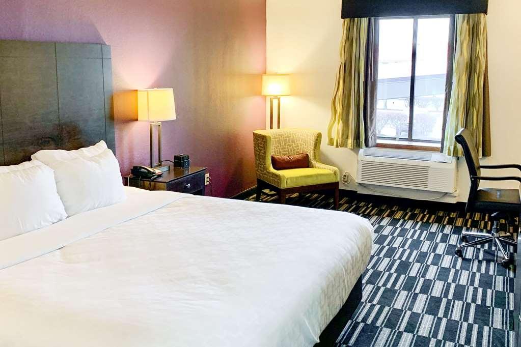 Clarion Pointe Richmond North Near University Номер фото
